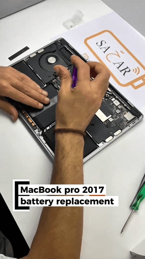 Apple MacBook Pro 2017 Battery Replacement in Cairo
