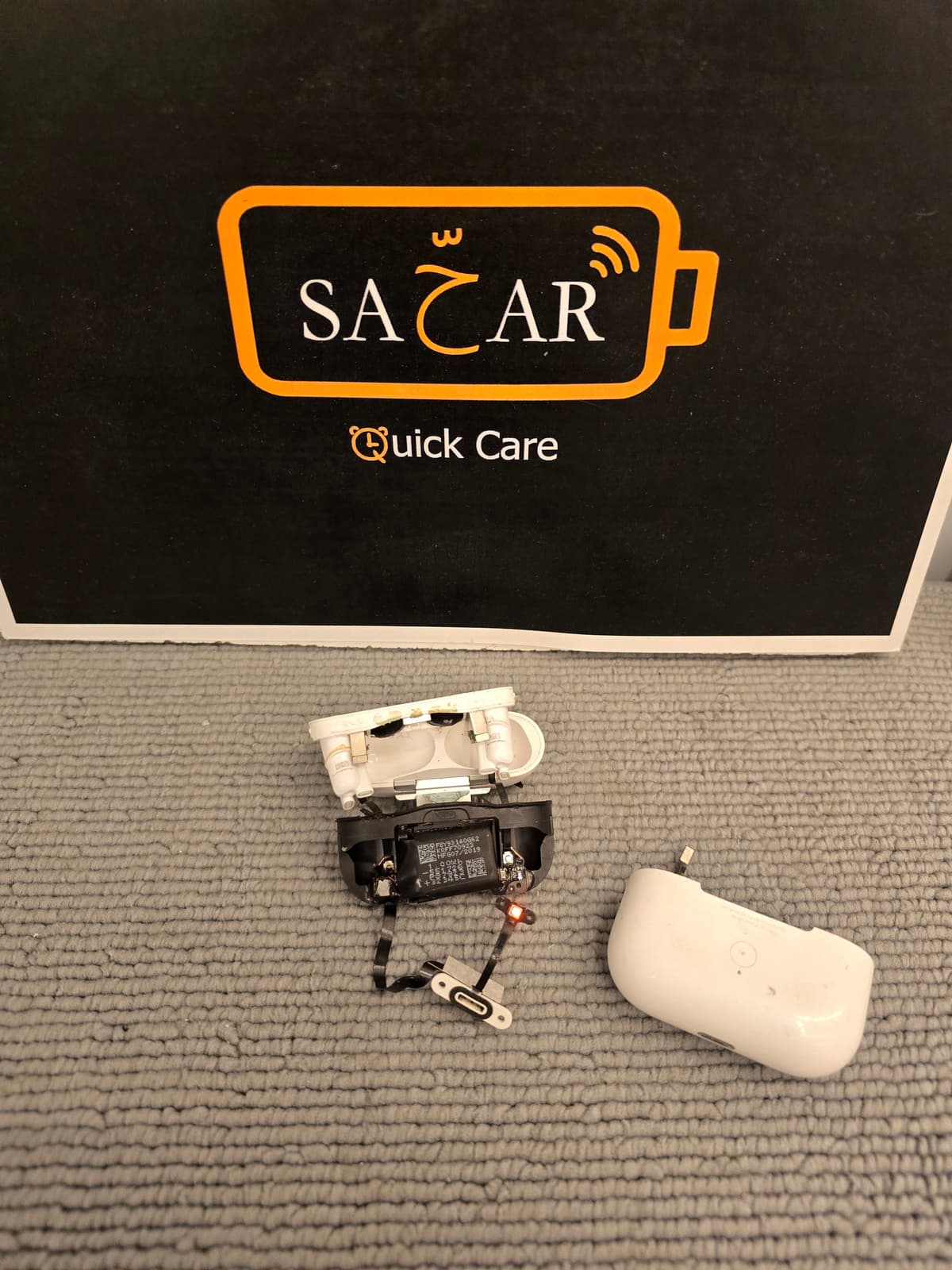 Apple airpods pro charge case lighting port replacement 