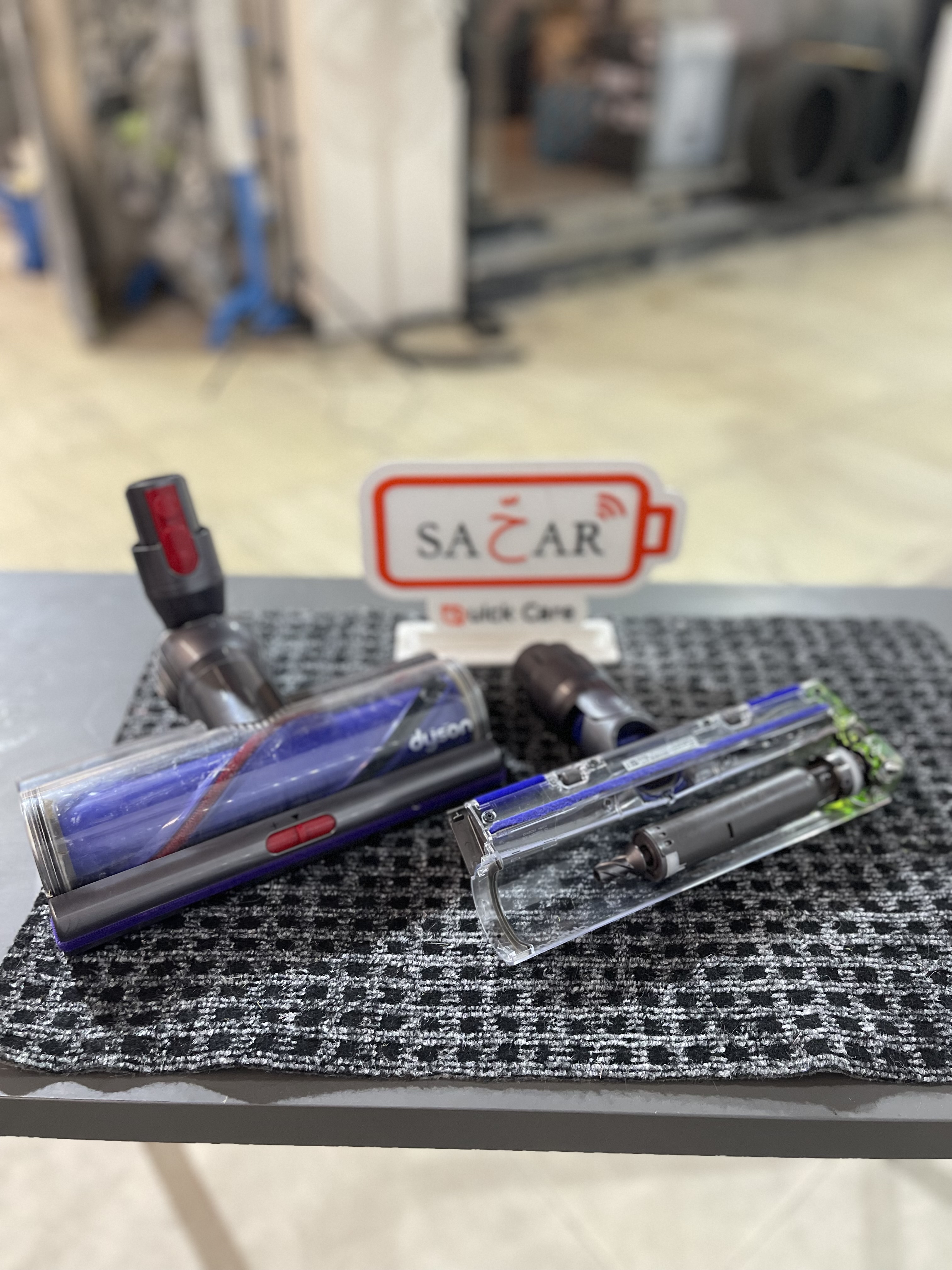 Dyson V15s Submarine Brush Motor Repair | Brush Not Spinning Fix | Dyson V15s Submarine brush issue | Dyson vacuum cleaner brush motor fix / تصليح موتور فرشة مكنسة Dyson V15s Submarine | حل مشكلة الفرشة لا تدور , فرشة الأرضيات لا تعمل ، خدمة إصلاح مكانس دايسون ، تصليح مكنسة دايسون في مصر